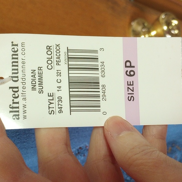 NWT Alfred Dunner 6 Petite Embroidered & Beaded Blue & White Top With Buttons - Picture 5 of 6